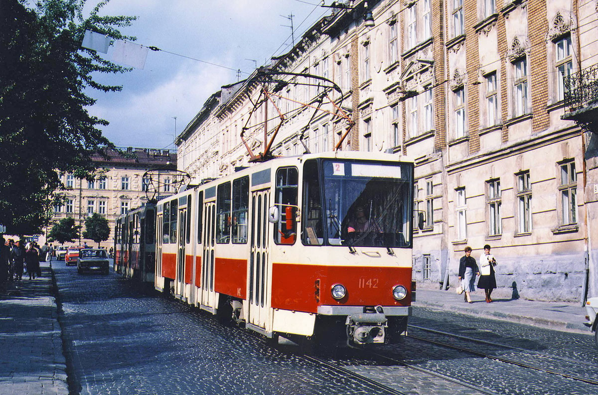 Lviv, Tatra KT4SU č. 1143; Lviv, Tatra KT4SU č. 1142