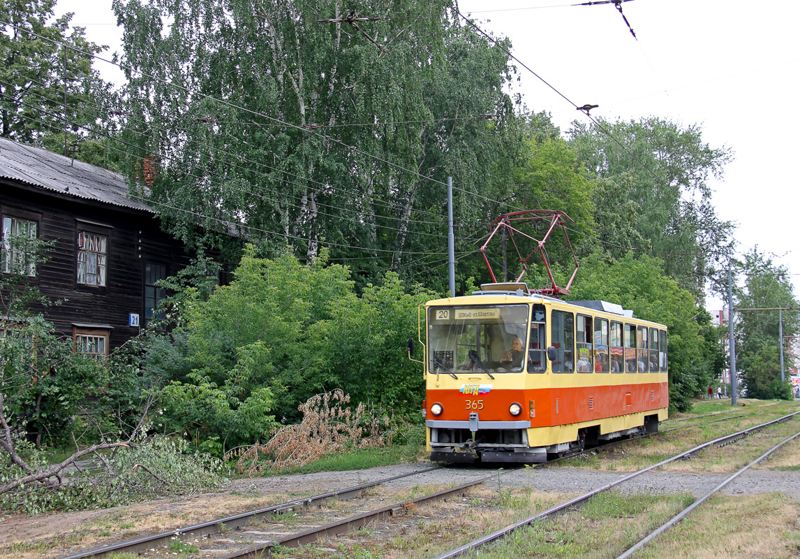 Jekatyerinburg, Tatra T6B5SU — 365