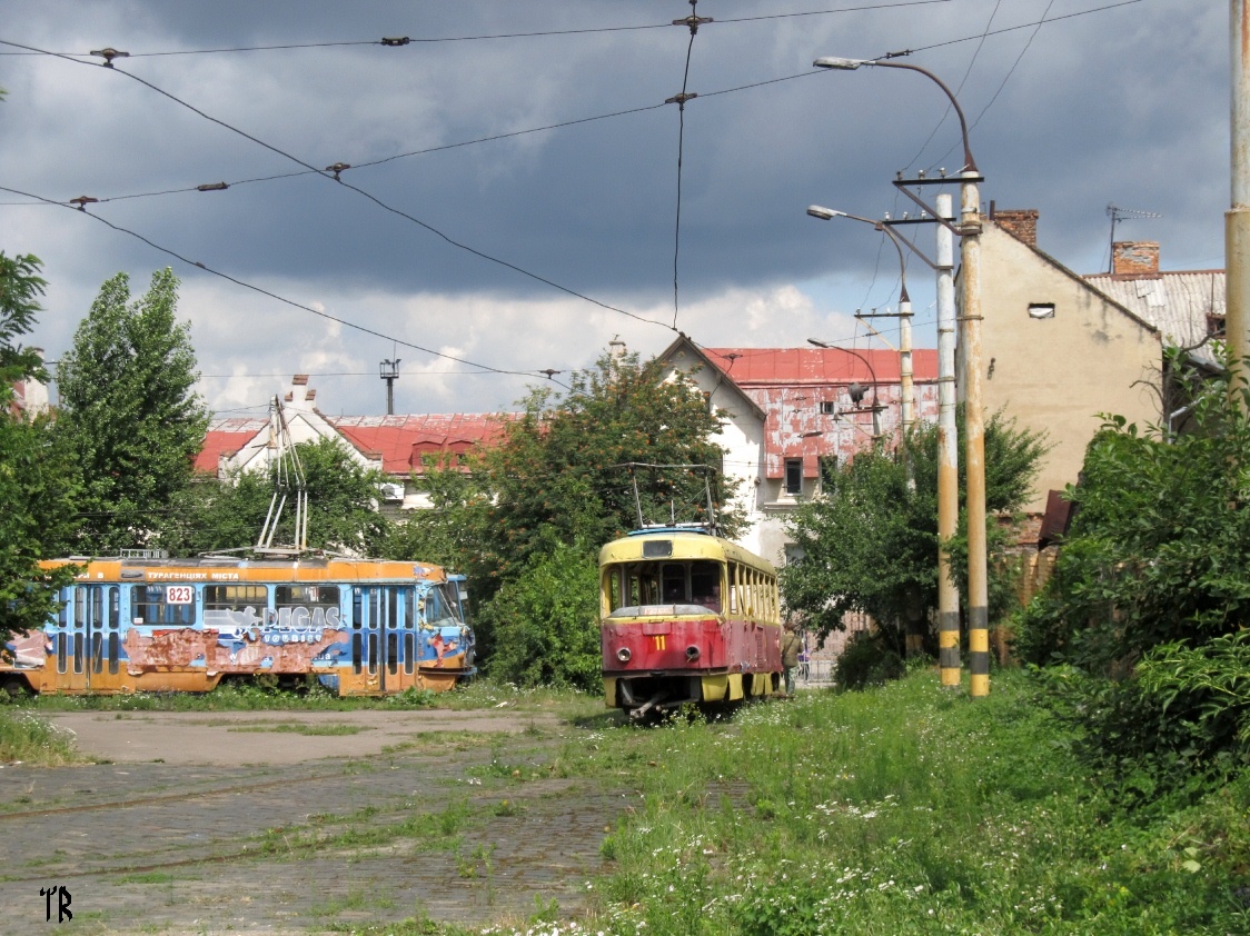 Lviv, Tatra T4SU č. 823; Lviv, Tatra T4SU č. 811