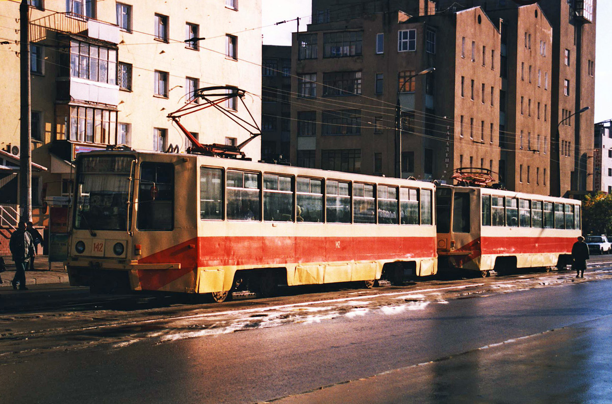 Tver, 71-608K Nr 142; Tver — Streetcar lines: Moskovsky District; Tver — Tver Tramway at the Turn of the XX and XXI Centuries (2000-2001)