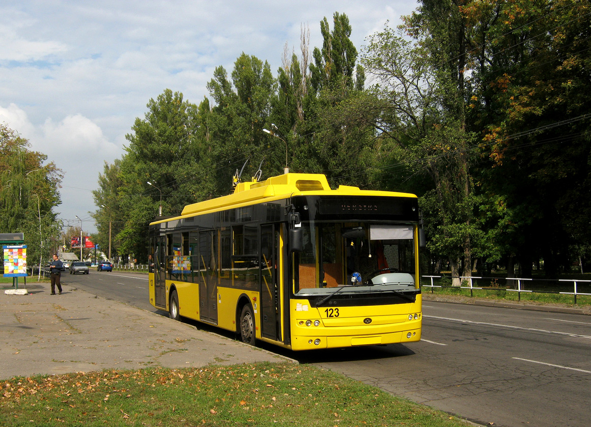 Poltawa, Bogdan T70110 Nr. 123; Poltawa — Travelling on trolleybus Bogdan T701.10 № 123 on the 50th anniversary of the Poltava trolleybus