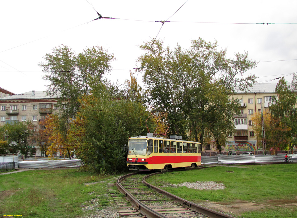 Екатеринбург, 71-402 № 818