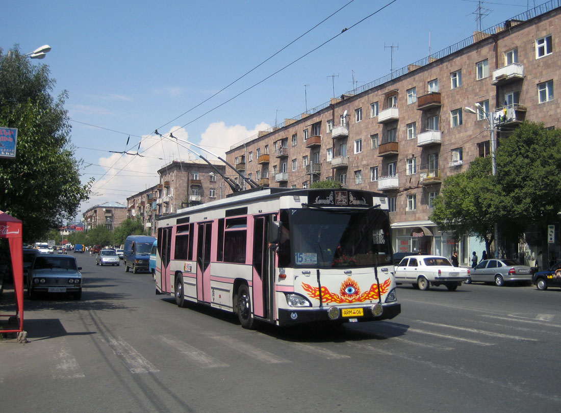 Ереван троллейбус. Ереван троллейбус Skoda 14 tr. Троллейбус Армения ЛИАЗ. Ереван троллейбус депо.