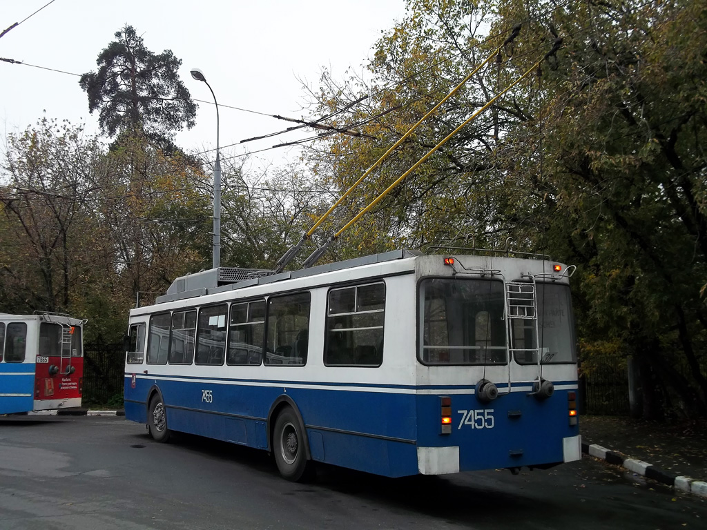Москва, ЗиУ-682ГМ1 (с широкой передней дверью) № 7455