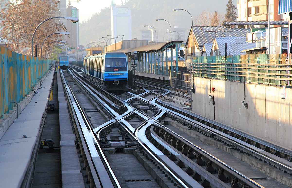 Сантьяго, Alstom NS-93 № 2058; Сантьяго — Метрополитен — линия 5