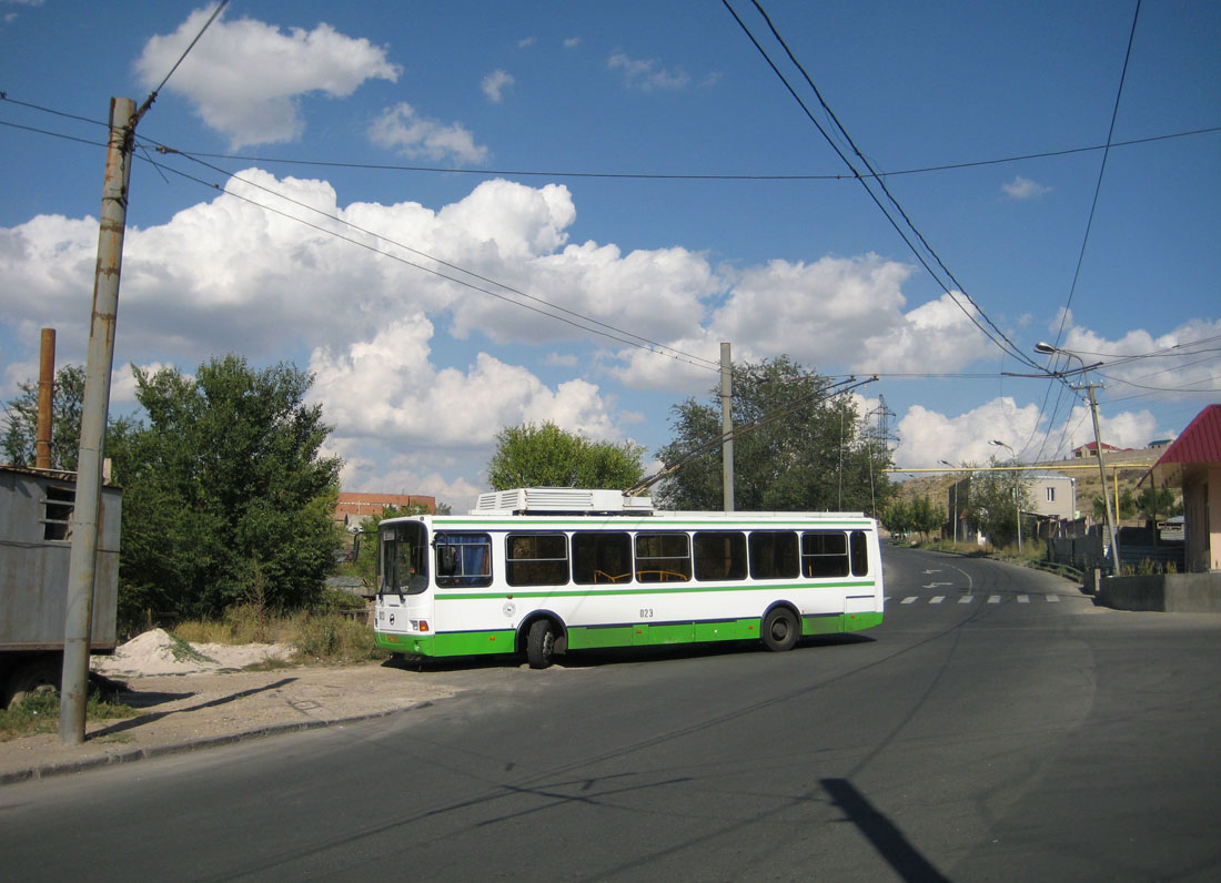 Yerevan, LiAZ-5280 č. 023