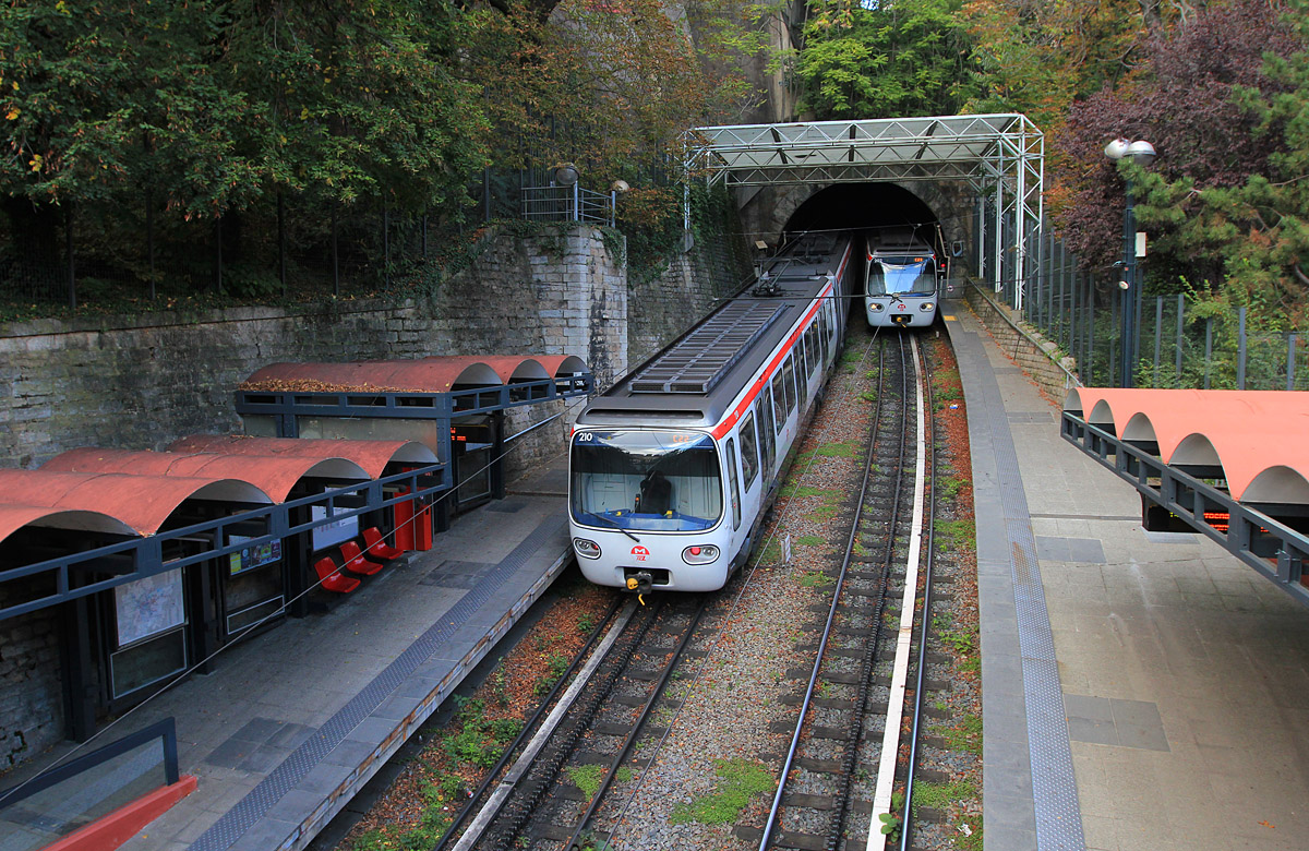 Лион, Alstom MCL 80 № 210; Лион — Метрополитен — Линия C