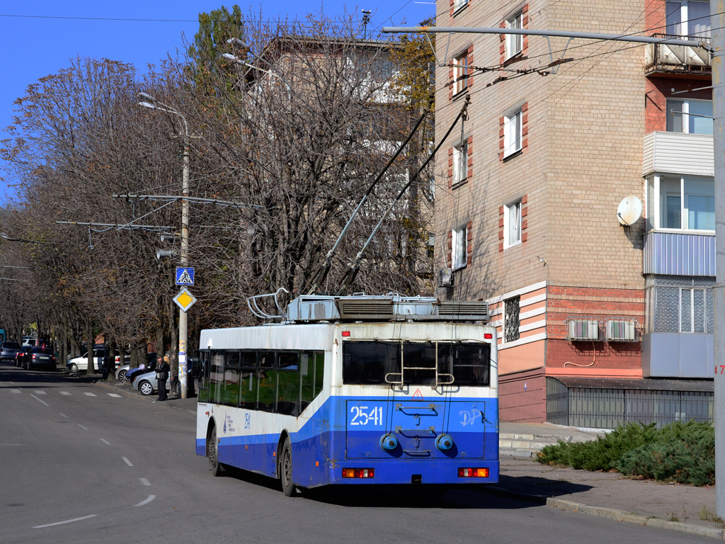 第聂伯罗, YMZ E186 # 2541; 第聂伯罗 — The ride on trolleybuses UMZ-T2 and UMZ-E186  20.10.2013