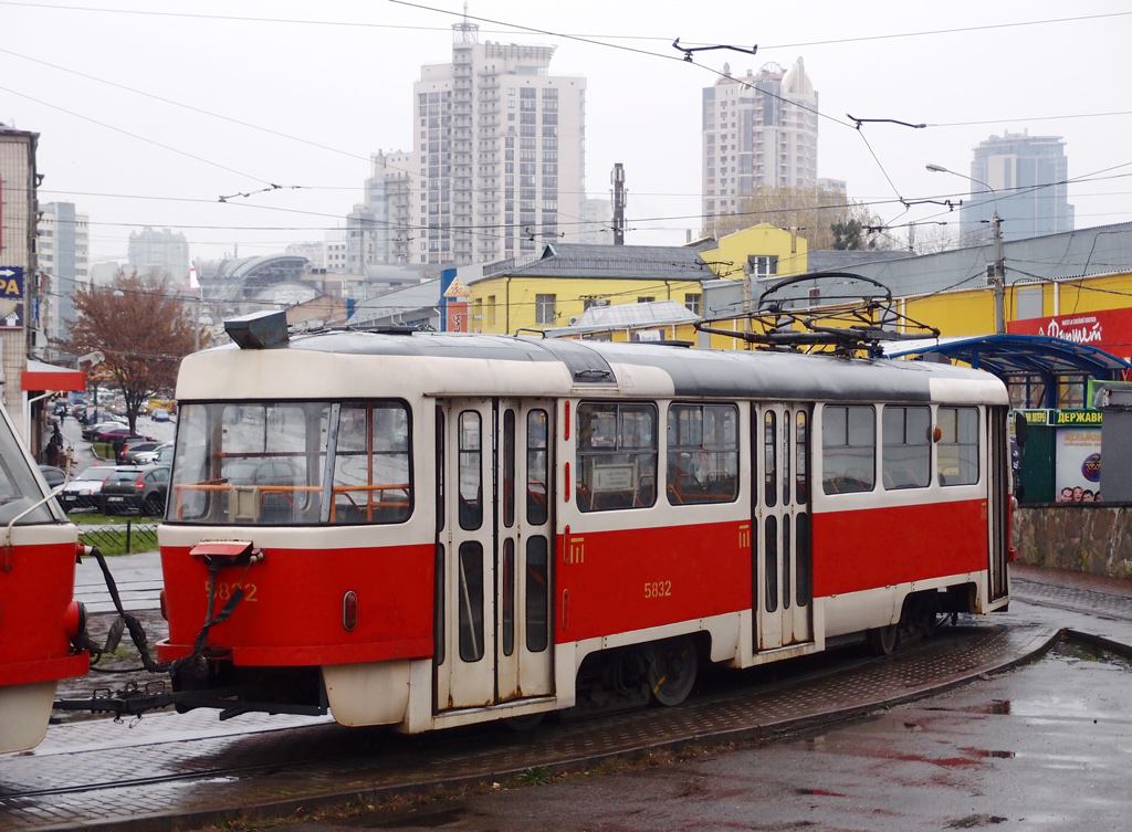 Київ, Tatra T3SU № 5832