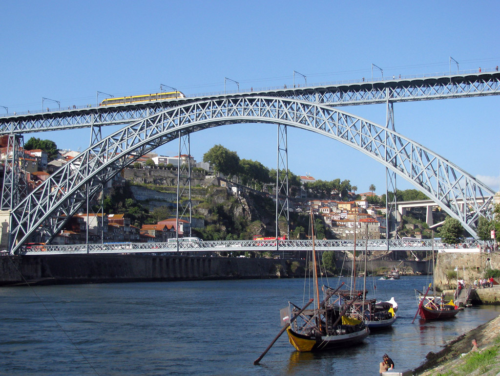 Porto — Modern Tram — Miscellaneous photos