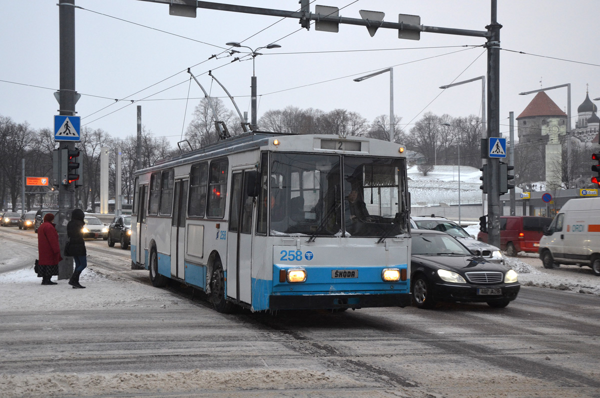 Таллин, Škoda 14Tr02/6 № 258