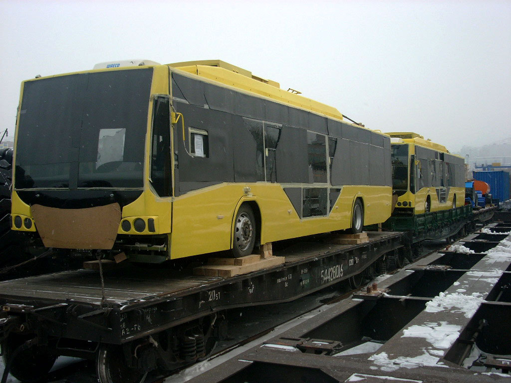 Vladivostok, VMZ-5298.01 “Avangard” № 256; Vladivostok, VMZ-5298.01 “Avangard” № 257; Vladivostok — Delivery of trolleybuses