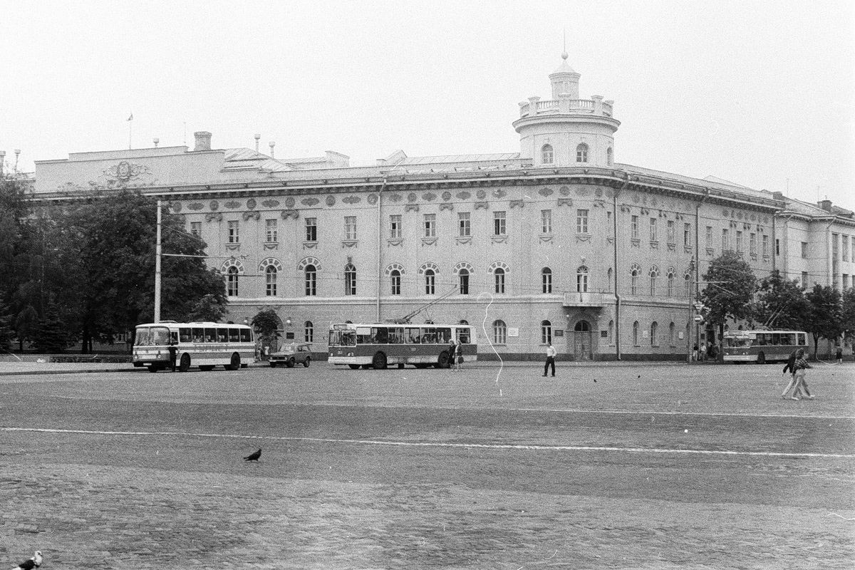 Černihiv — Historical photos of the 20th century; Černihiv — Trolleybus lines