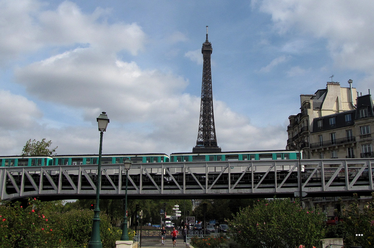 Париж -  Версаль -  Ивелин — Метрополитен — Линия 6