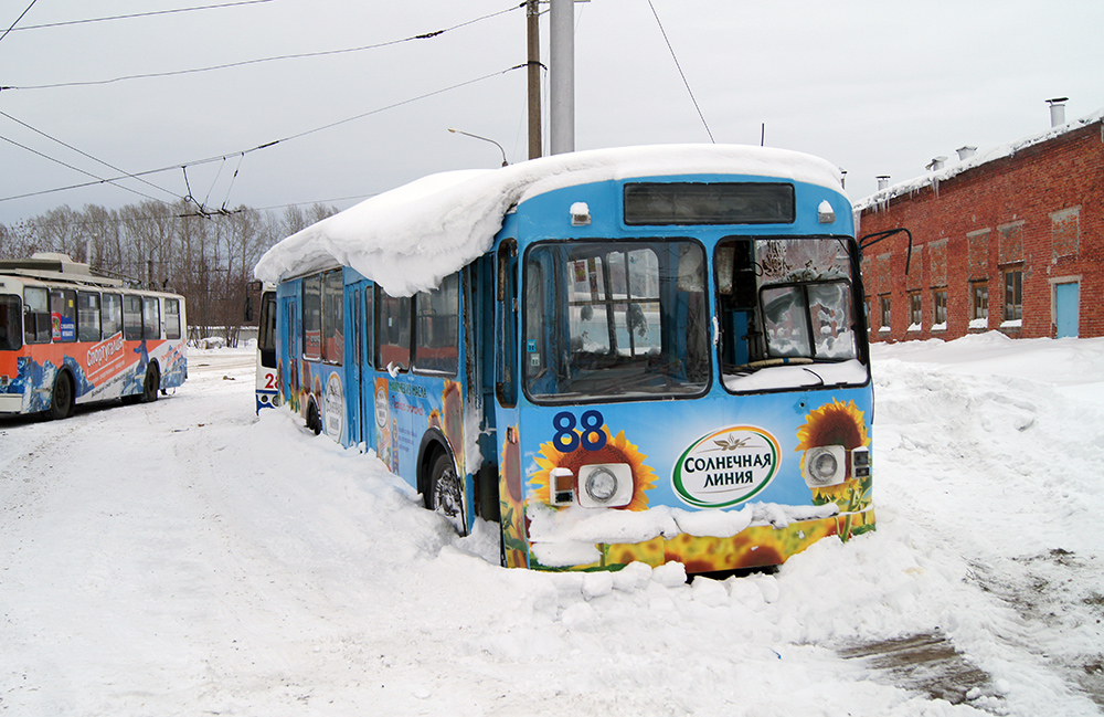Kemerovo, ZiU-682V-012 [V0A] č. 88; Kemerovo — Trolleybus depot