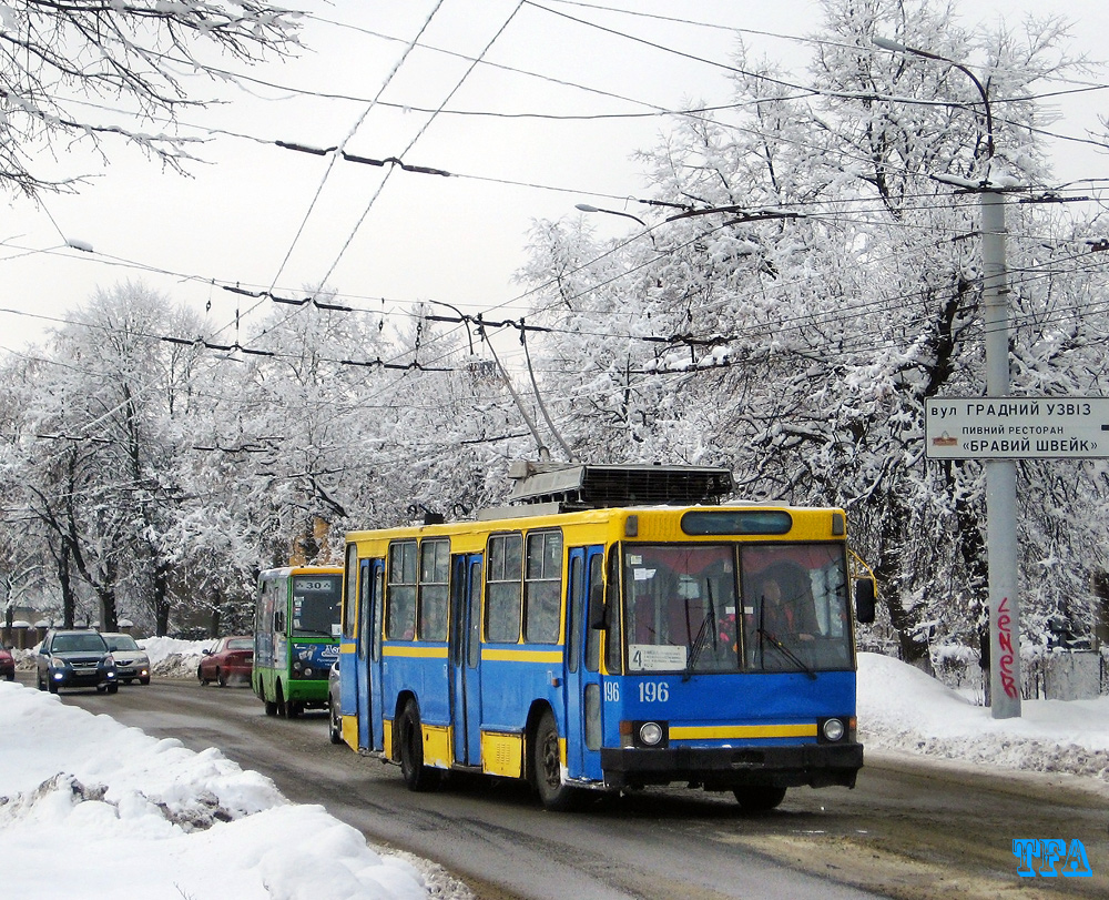 Луцк, ЮМЗ Т2 № 196