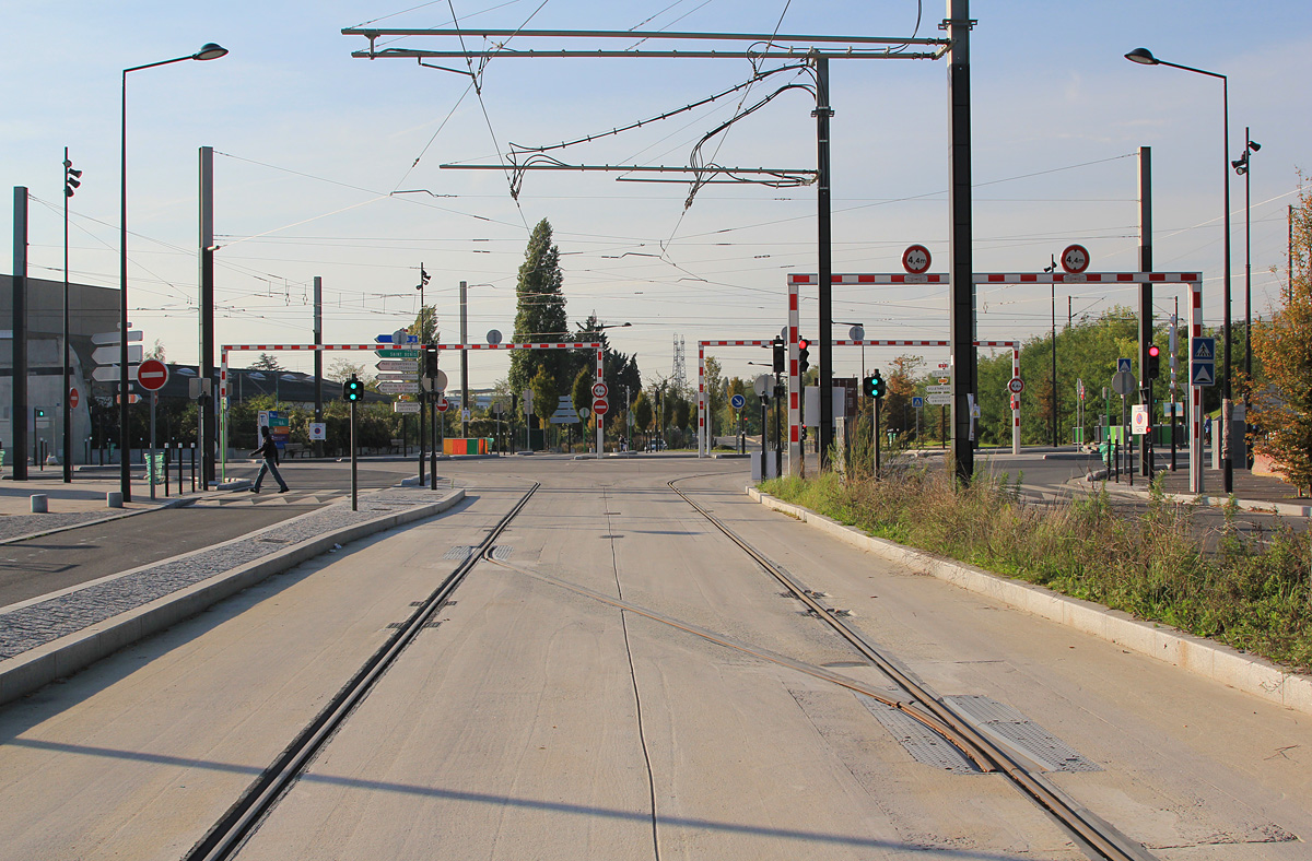 Paris - Versailles - Yvelines — Translohr line T5