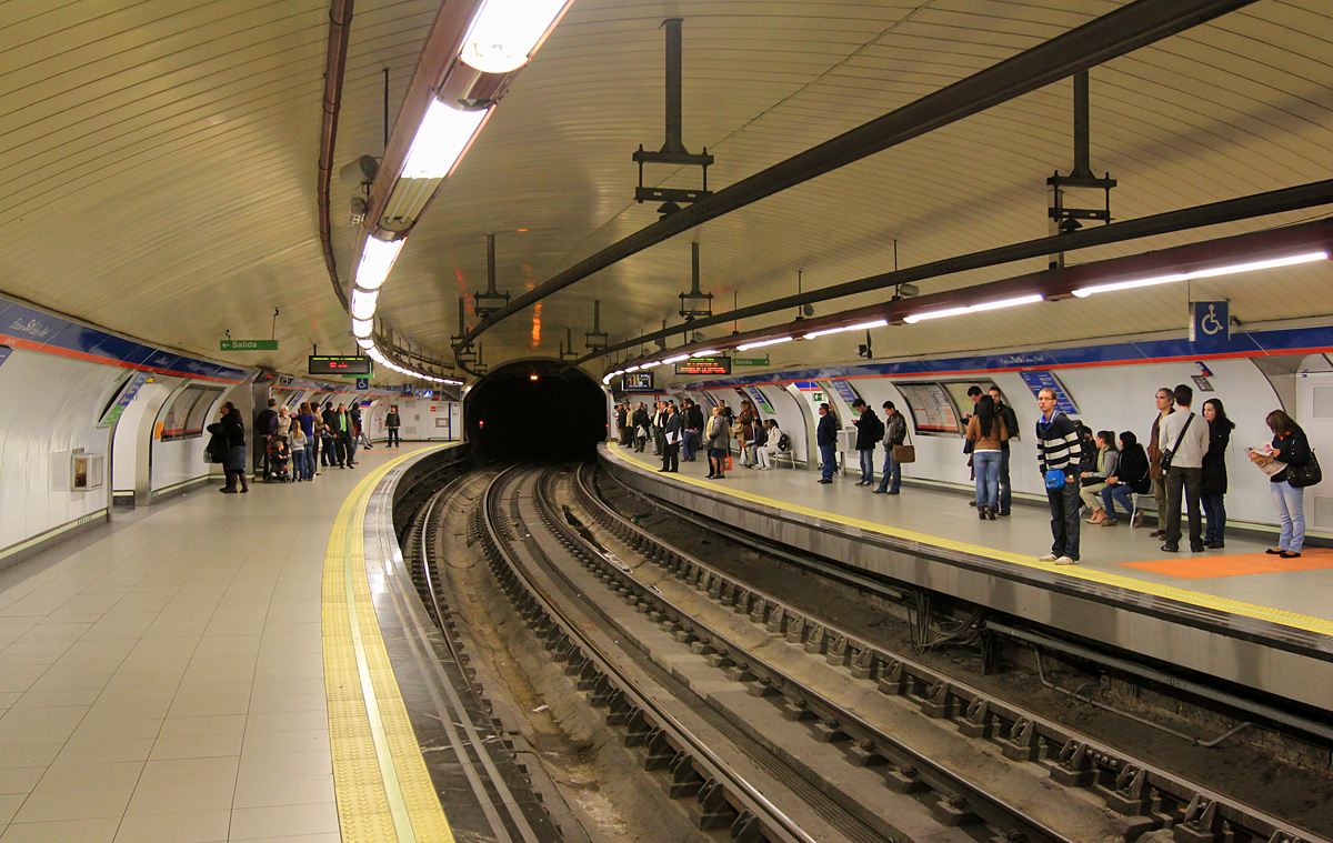 Мадрид — Метрополитен — Линия 2
