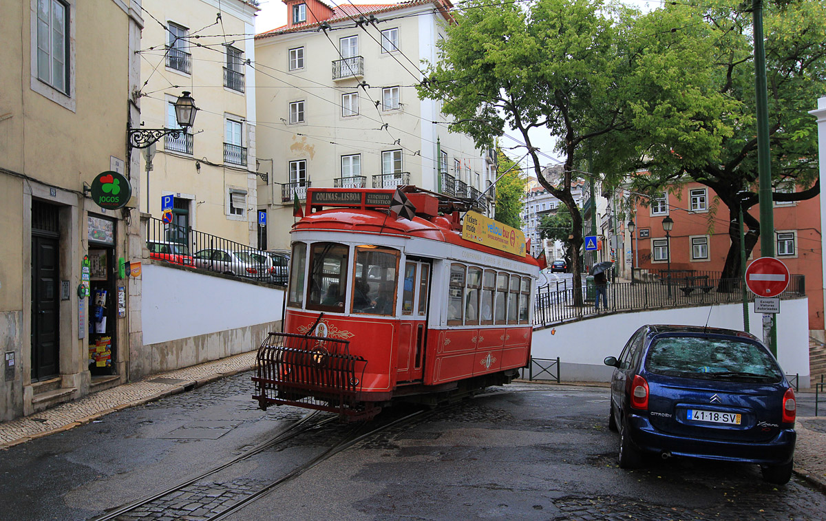 Lisbon, Carris 2-axle motorcar (Remodelado) č. 8