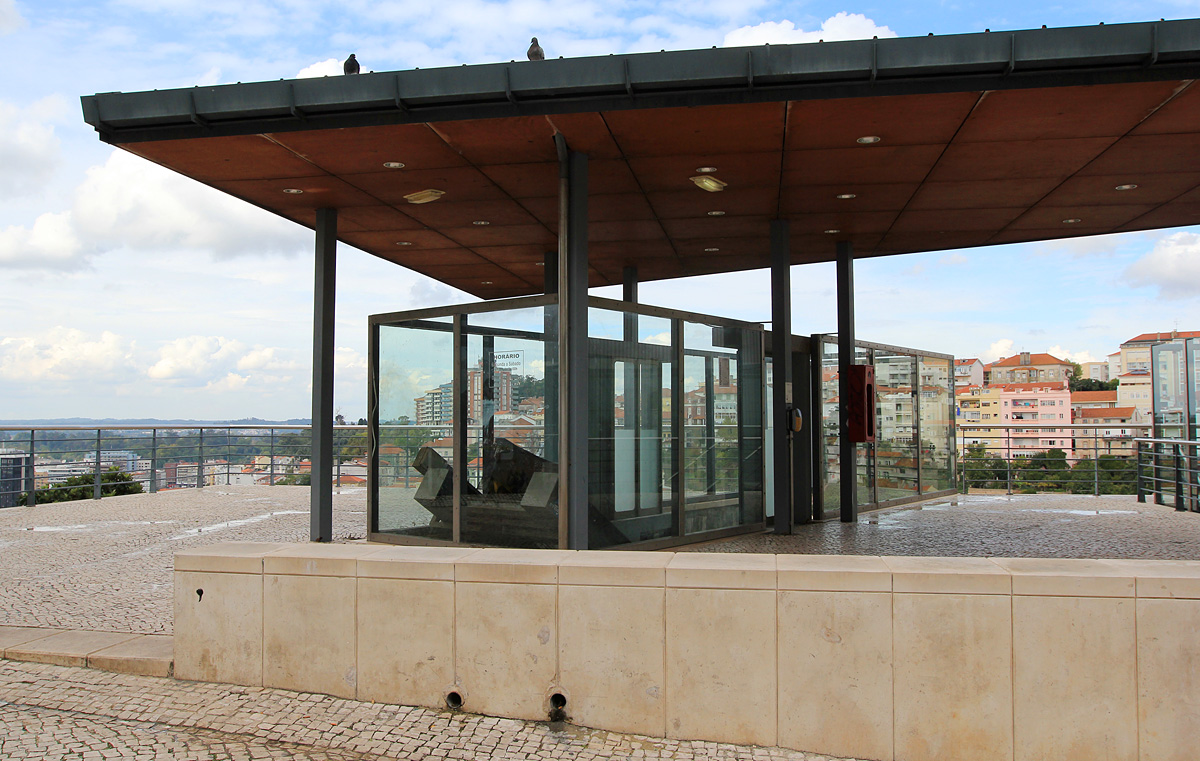 Coimbra — Elevador do Mercado