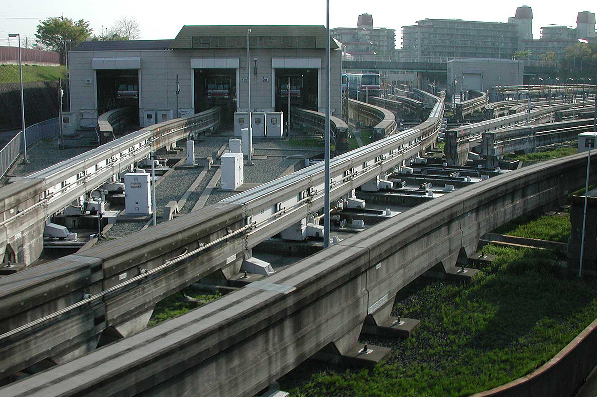 Osaka — Monorail