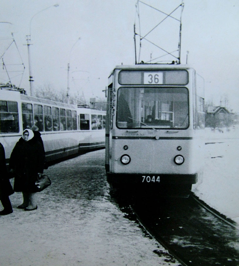 Saint-Petersburg, LM-68M № 7044