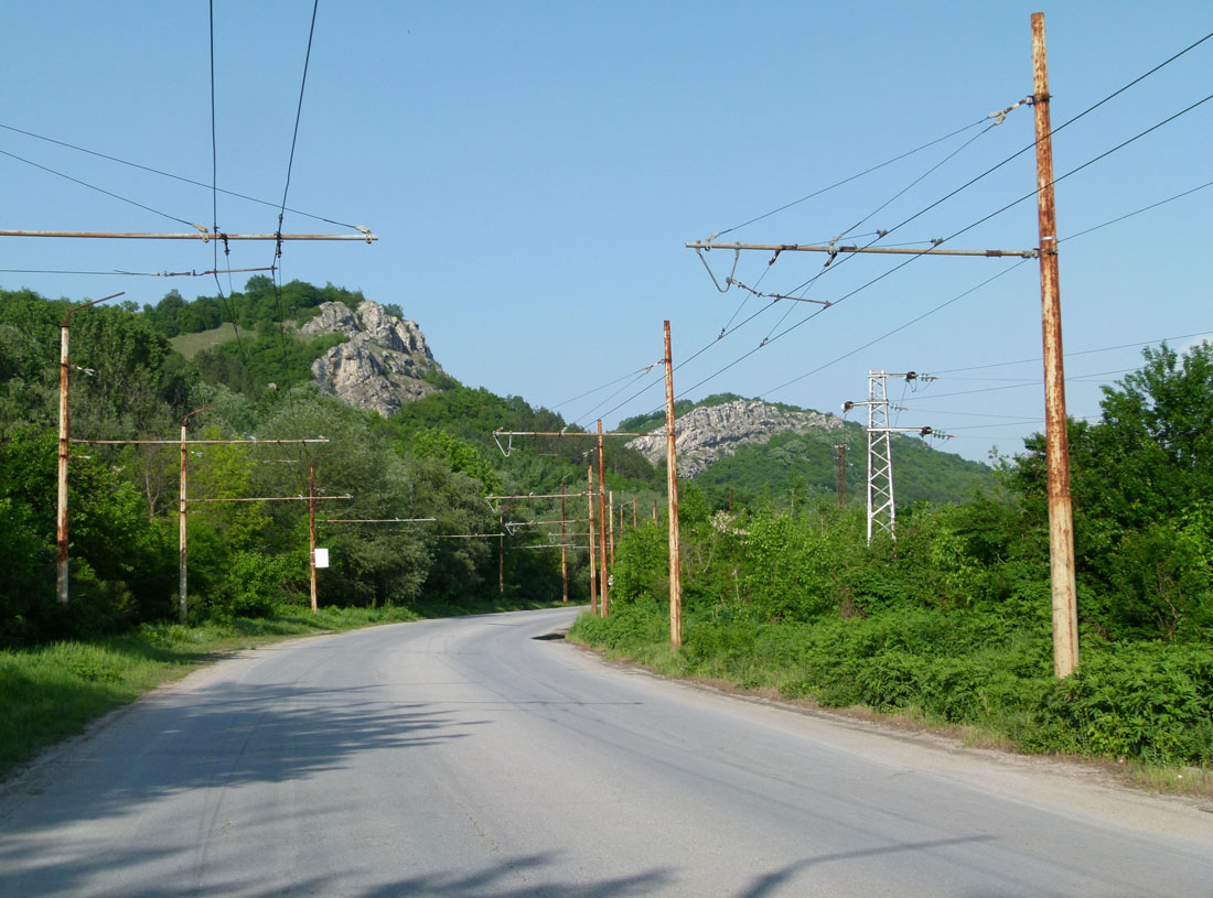 大特爾諾沃 — Trolleybus overhead and infrastructure