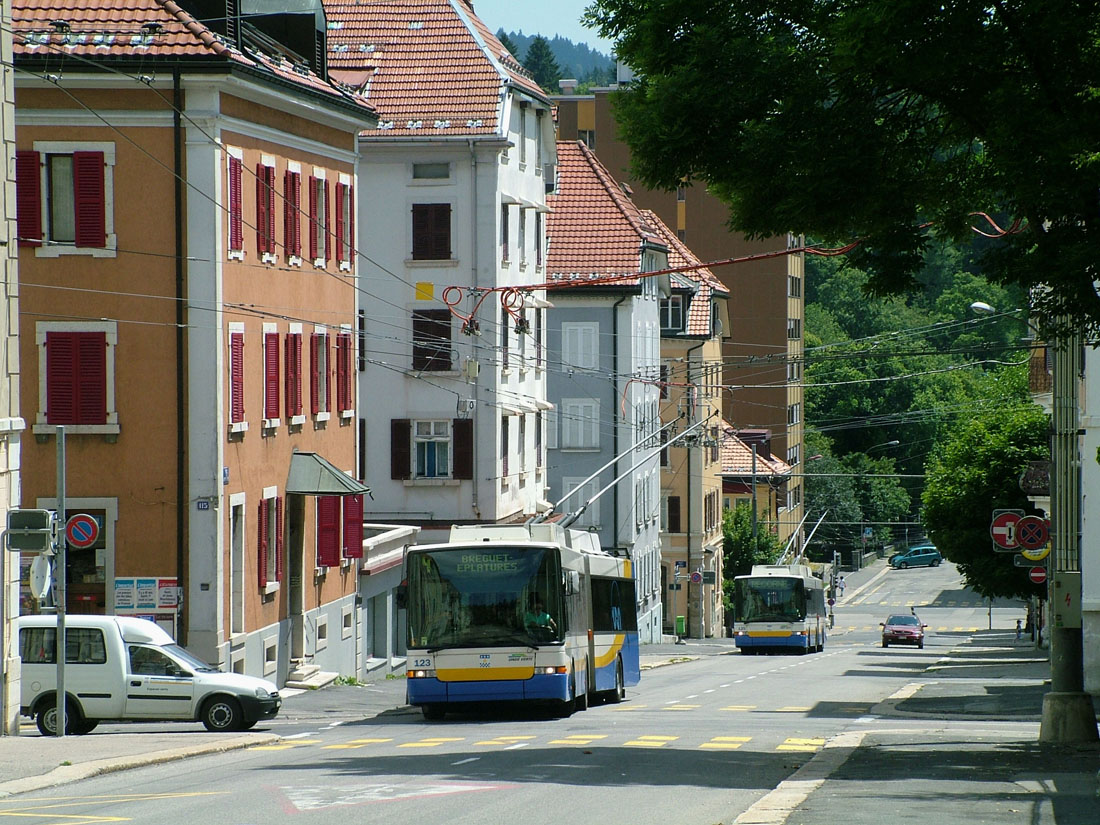 La Chaux-de-Fonds, Hess SwissTrolley 2 (BGT-N2) Nr 123
