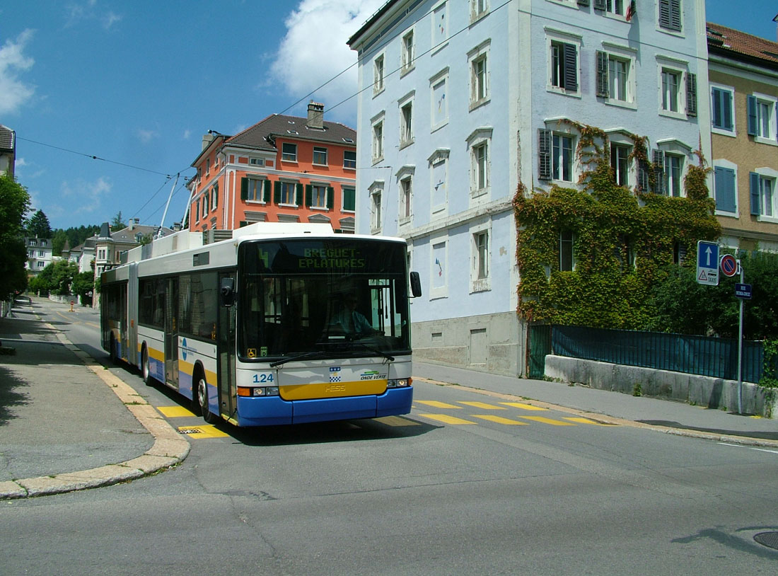 La Chaux-de-Fonds, Hess SwissTrolley 2 (BGT-N2) č. 124