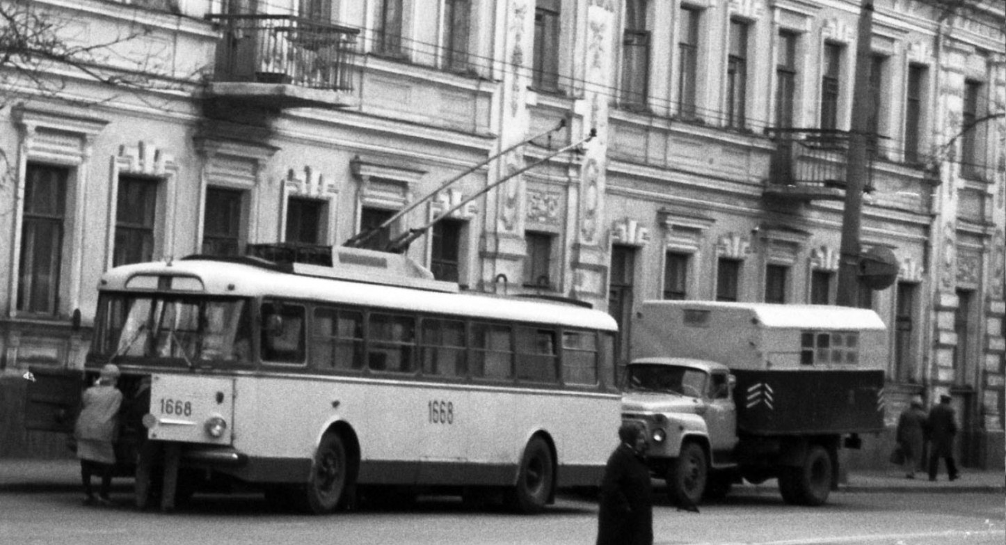 Крымский троллейбус, Škoda 9TrH25 № 1668; Крымский троллейбус — Исторические фотографии (1959 — 2000)