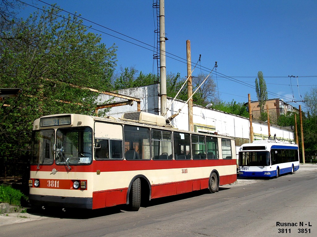 Chișinău, ZiU-682G [G00] č. 3811; Chișinău — Trolleybus depot # 3