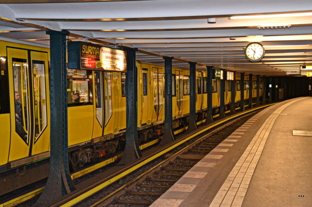 Berliini, BVG HK 00 # 1001; Berliini — U-Bahn — line U2