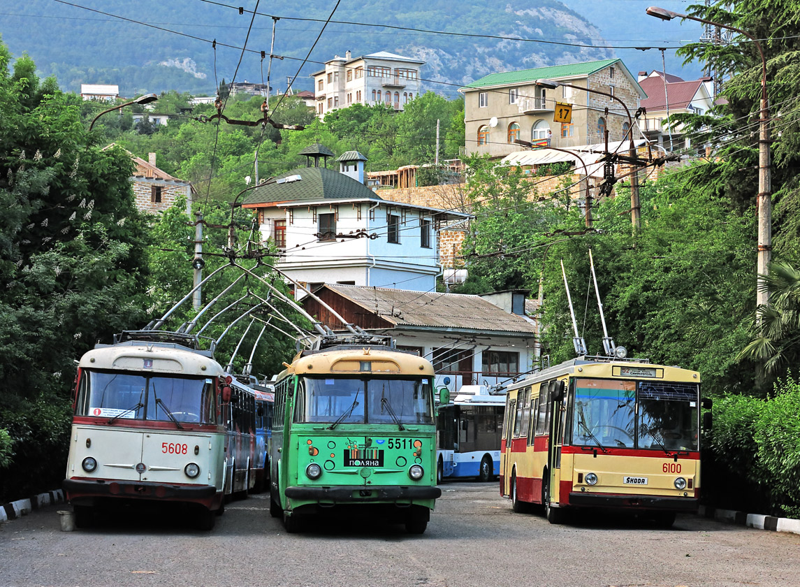 Крымский троллейбус, Škoda 9Tr24 № 5608; Крымский троллейбус, Škoda 9Tr19 № 5511; Крымский троллейбус, Škoda 14Tr89/6 № 6100