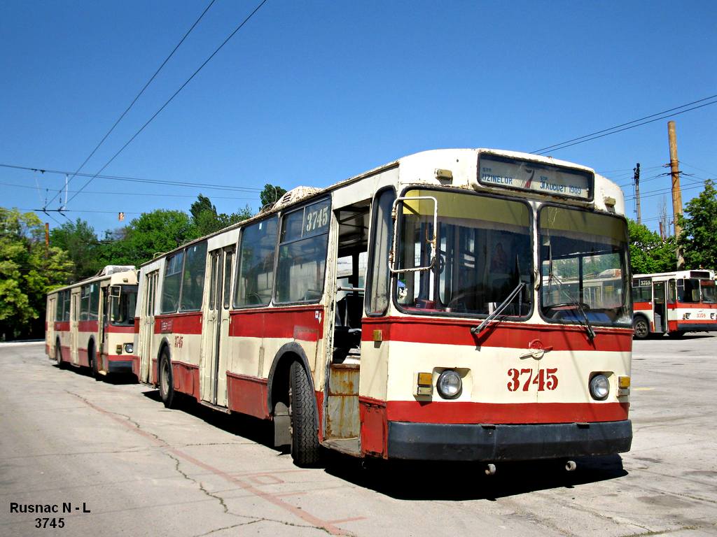Кишинёв, ЗиУ-682В [В00] № 3745; Кишинёв — Троллейбусный парк № 3