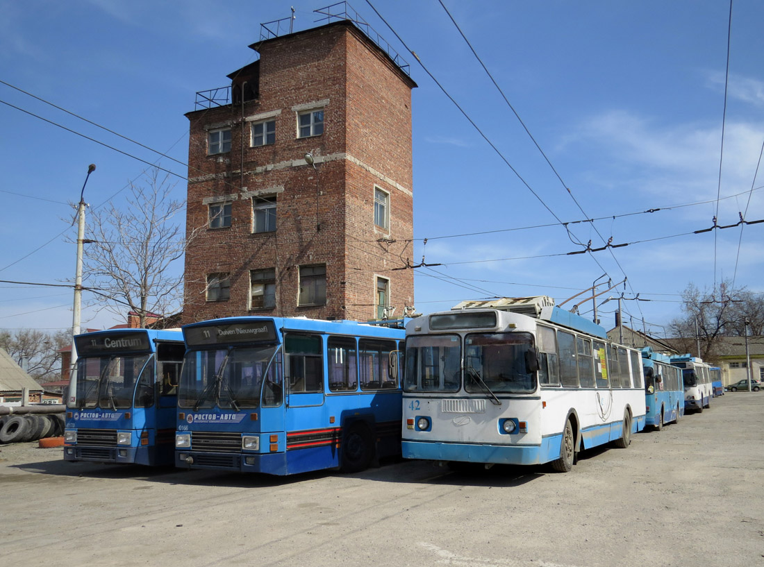 Taganrog, DAF Den Oudsten B79T-KM560 / Kiepe — 0170; Taganrog, DAF Den Oudsten B79T-KM560 / Kiepe — 0166; Taganrog, BTZ-5276-01 — 42