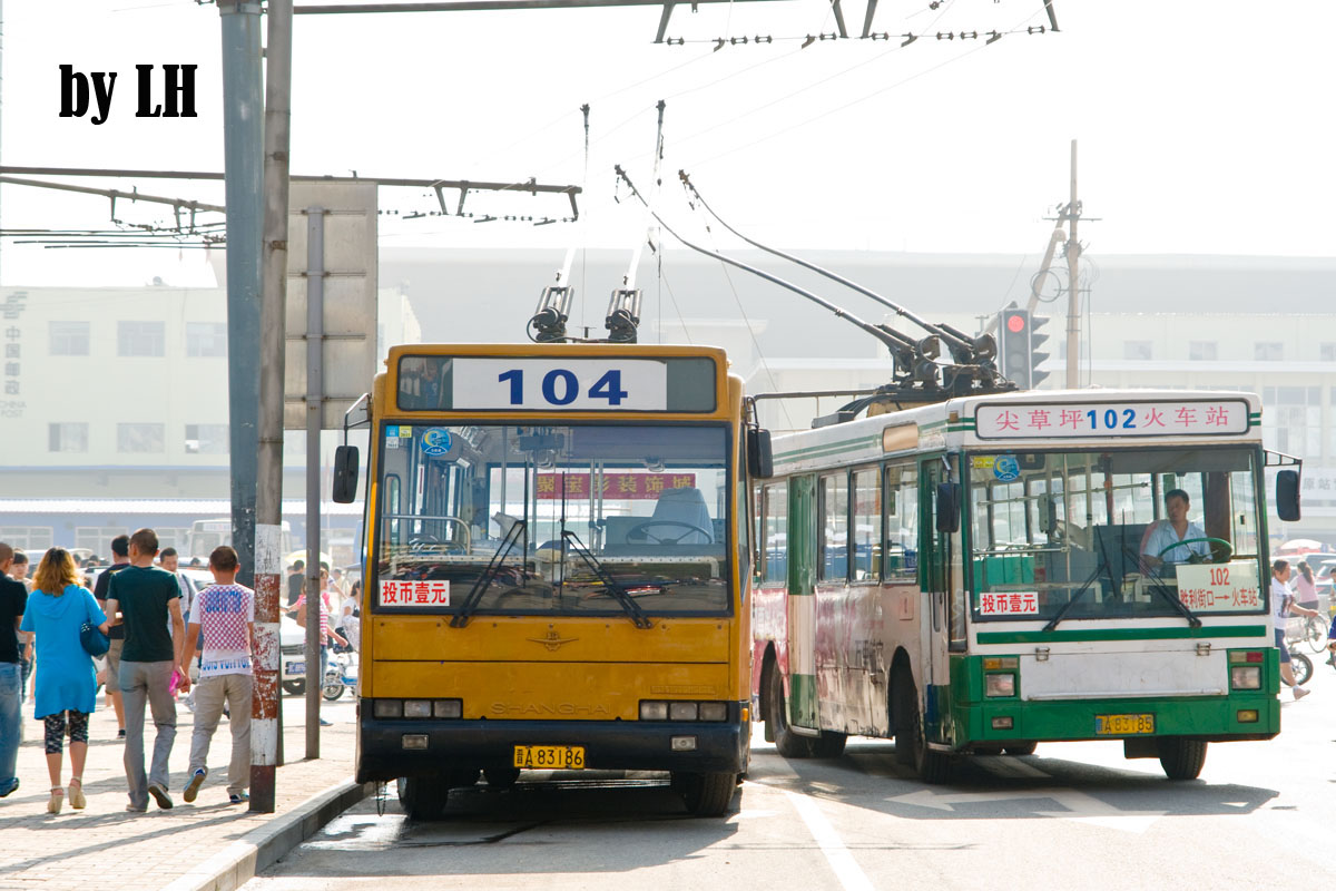 Тайюань, Shanghai SK5105GP № 晋A 83186; Тайюань, Shanghai SK5105GP № 晋A 83185