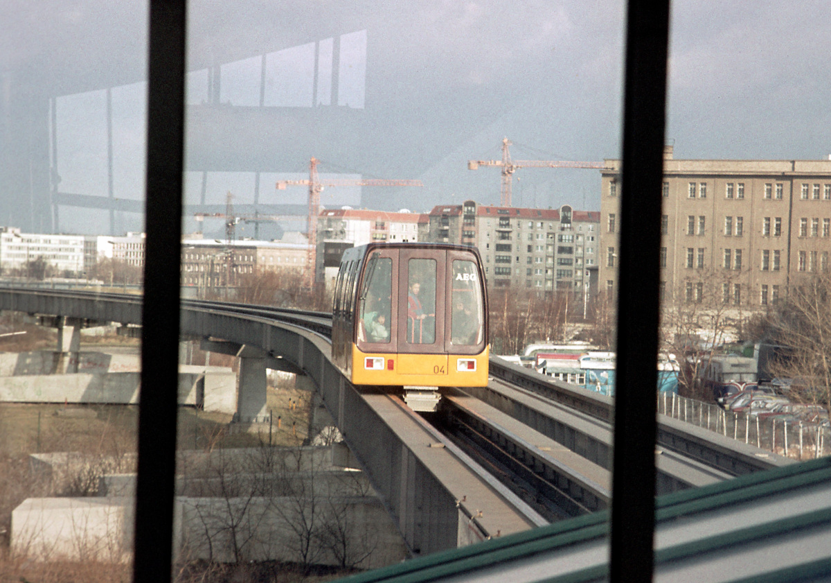 Berlin, Maglev M80/2 nr. 04; Berlin — Maglev M-Bahn