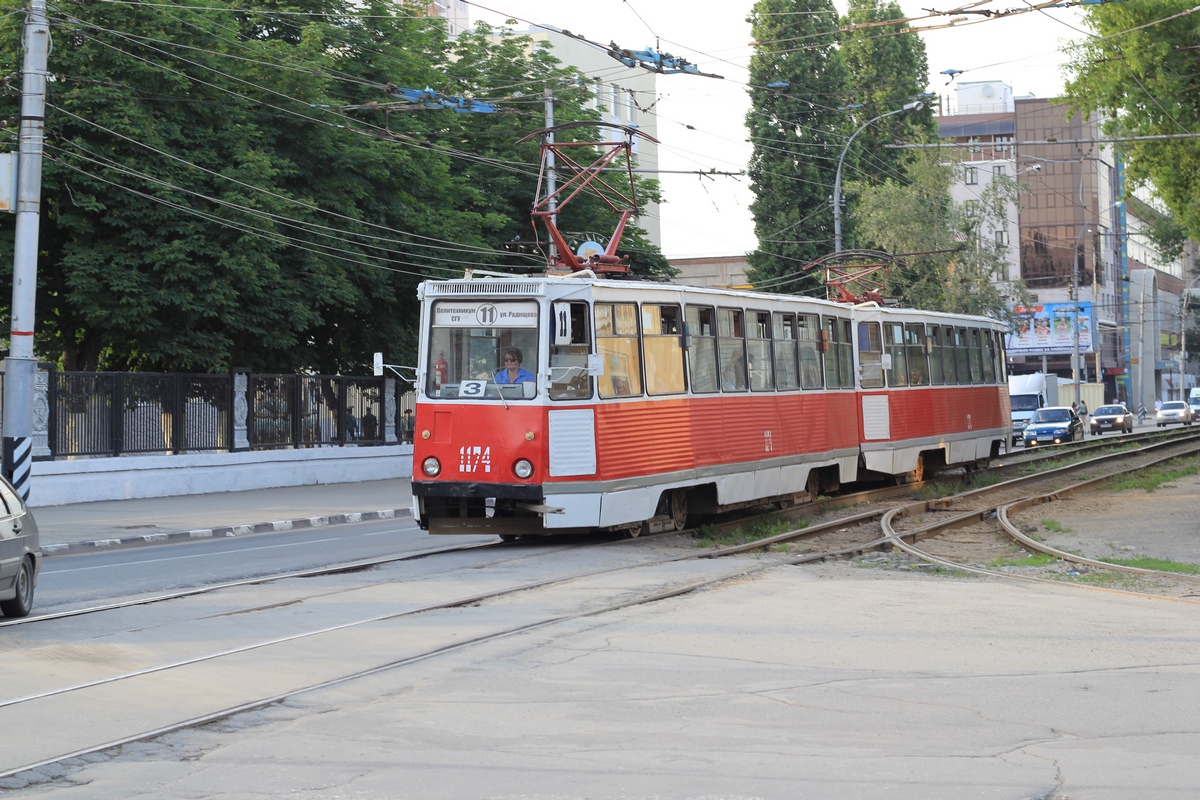 Saratov, 71-605 (KTM-5M3) Nr 1174