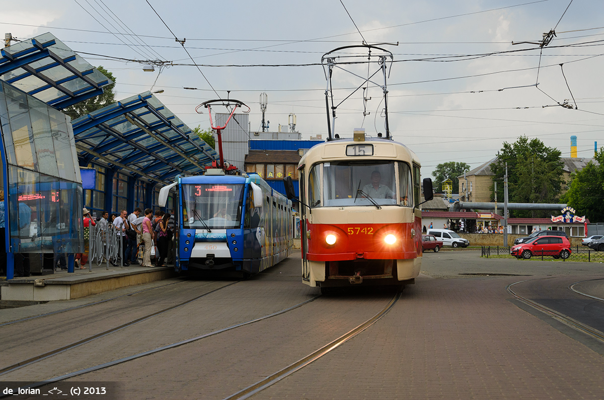 Kijevas, Tatra T3SU nr. 5742; Kijevas, 71-154M-K nr. 450