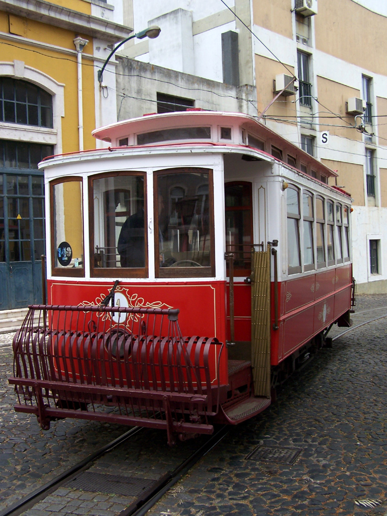 Лиссабон, Двухосный моторный St. Louis № 1; Лиссабон — Трамвай — Estação de Santo Amaro (депо); Лиссабон — Трамвай — Museu da Carris