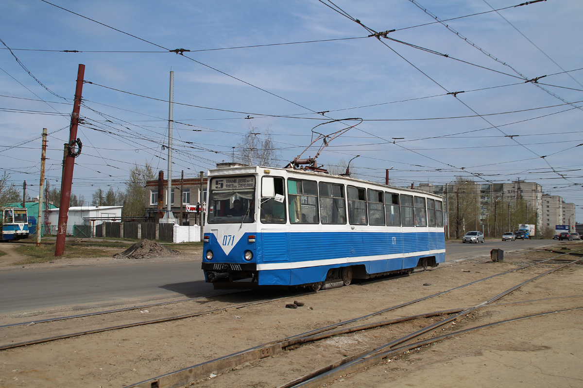 Dzerzhinsk, 71-605A nr. 071