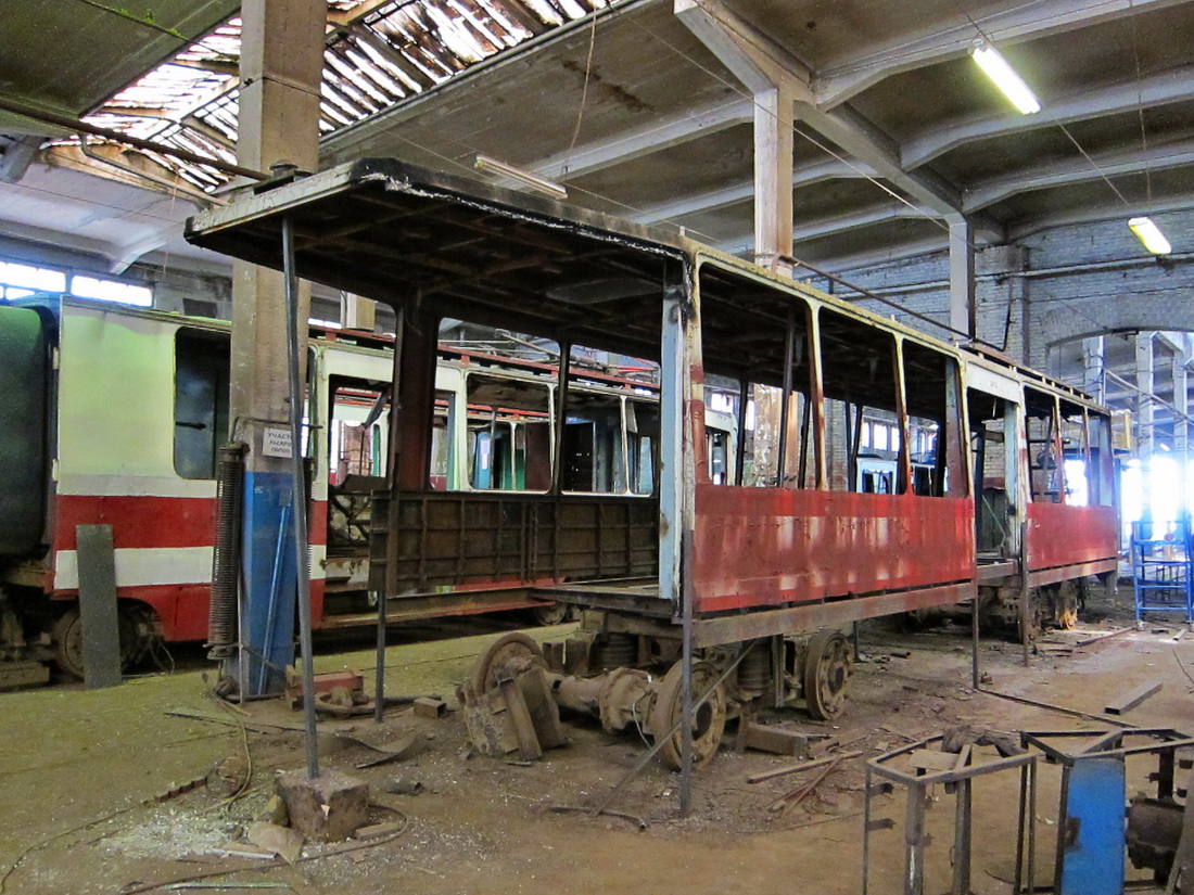 Sanktpēterburga, LM-68M № 7577; Sanktpēterburga — Tramway depot # 1