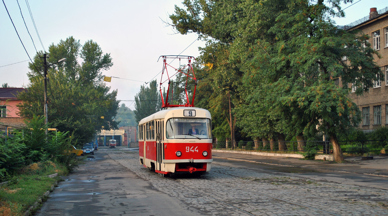 Donetsk, Tatra T3SU № 944 (3944)