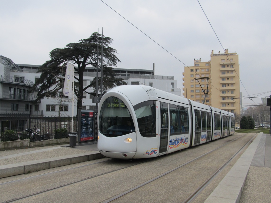 Lyon, Alstom Citadis 302 Nr. 818