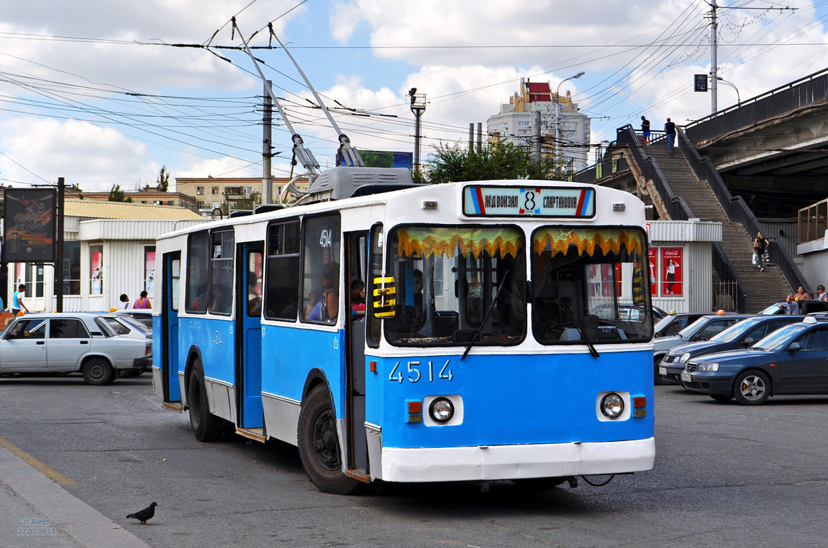 Троллейбус 8 гомель. ЗИУ 682 Будапешт. Волгоградский троллейбус8а гармошка. ЗИУ 682 В Аргентине. Волгоградский троллейбус.