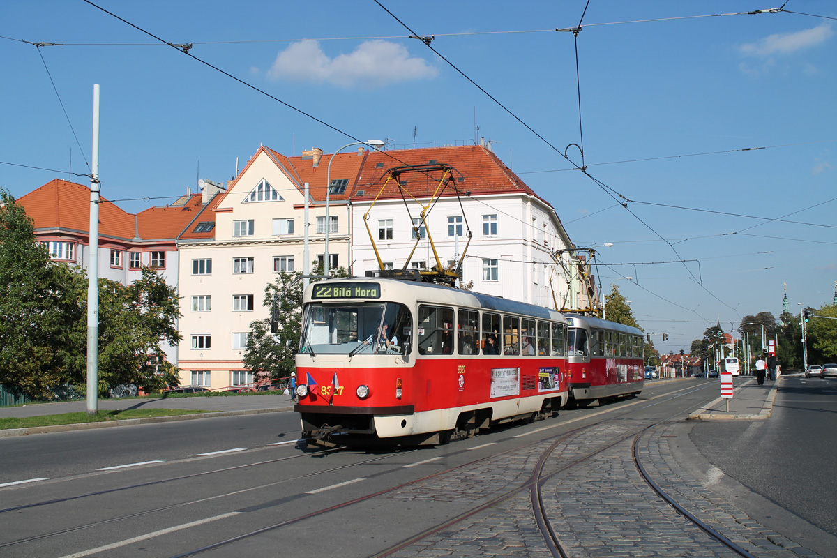 Prága, Tatra T3R.P — 8327