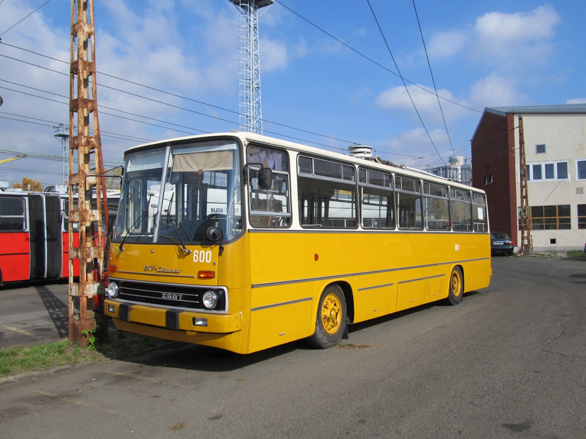 Будапешт, Ikarus 260.T1 № 600; Будапешт — Троллейбусный парк