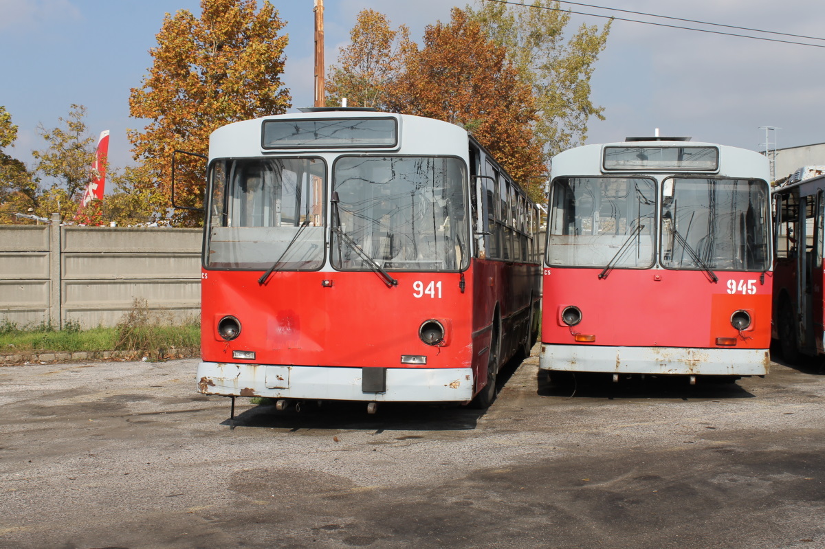 Будапешт, ЗиУ-682УВ № 941; Будапешт, ЗиУ-682УВ № 945; Будапешт — Троллейбусный парк