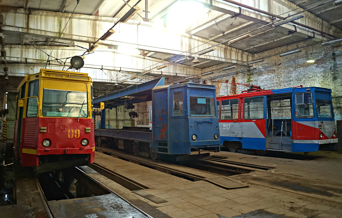 海參威, 71-605A # 09; 海參威, TK-28A # 03; 海參威, 71-605 (KTM-5M3) # 297; 海參威 — Division of the service rail