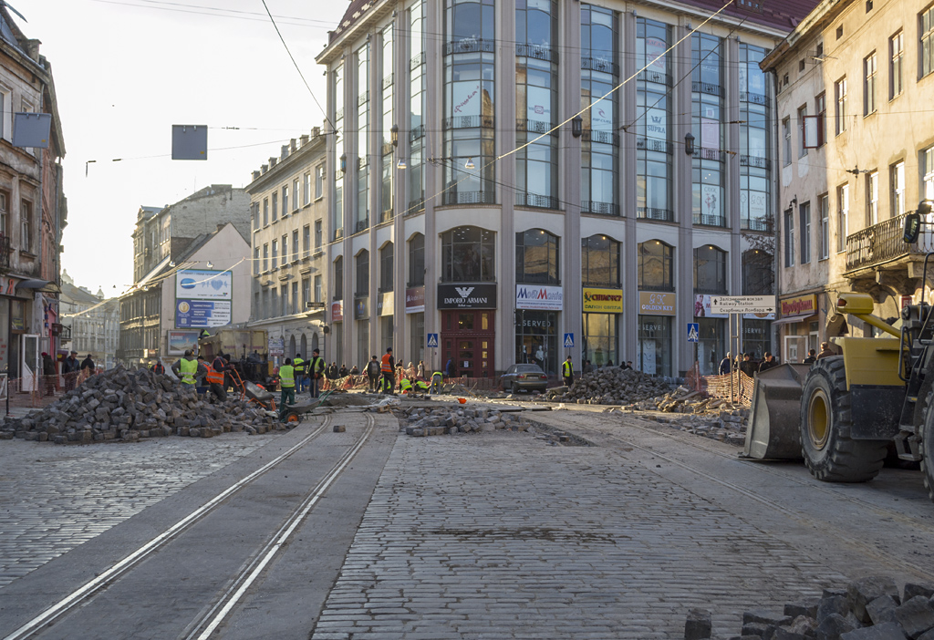 Lviv — Tracks reconstruction: Gorodotska str. lower and ring [16.05-26.12.2013]